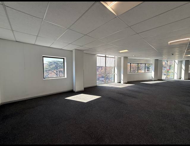 604M² OFFICE TO LET IN PARKTOWN